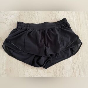 Lululemon Hotty Hot Shorts Low Rise Lined Short 2.5”